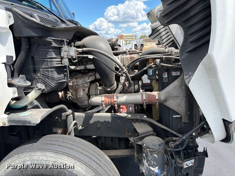 image for item DQ7897 2019 Freightliner Cascadia semi truck