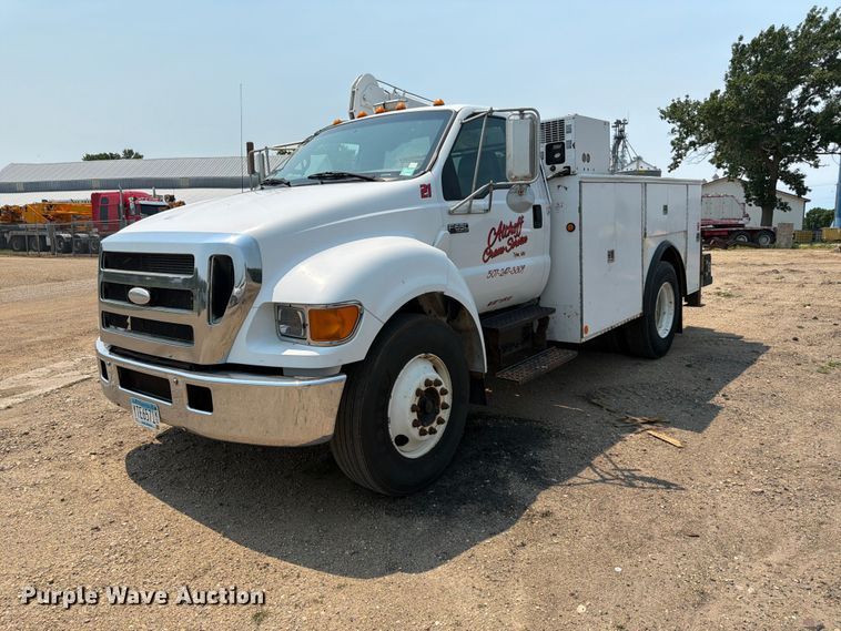 image for item DQ7941 2007 Ford F650 Super Duty utility / service truck