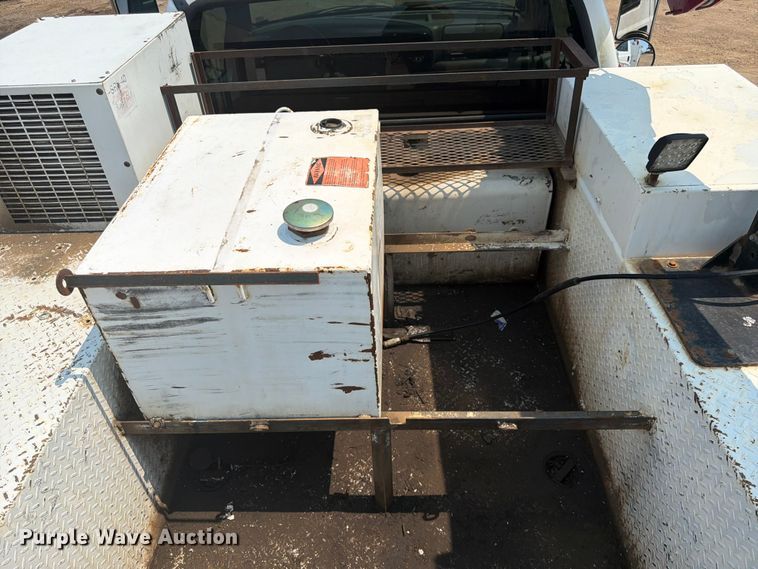 image for item DQ7941 2007 Ford F650 Super Duty utility / service truck
