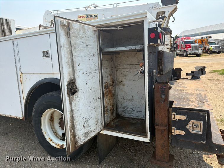 image for item DQ7941 2007 Ford F650 Super Duty utility / service truck