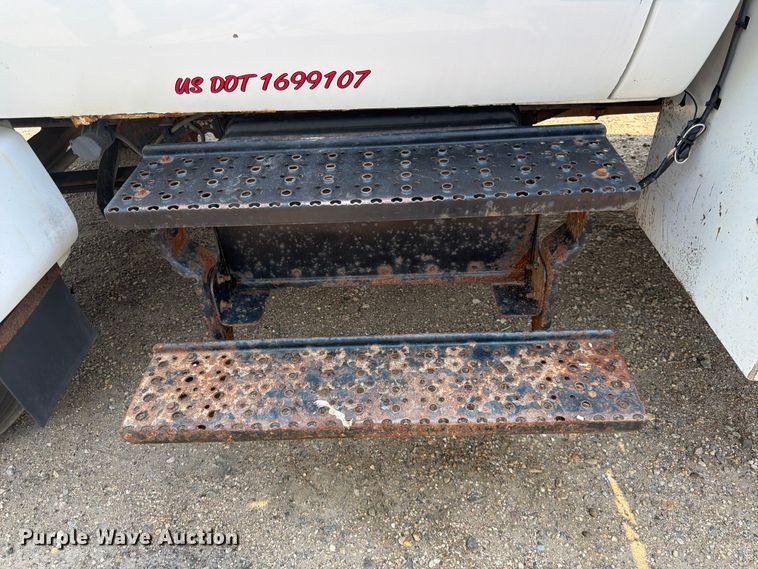 image for item DQ7941 2007 Ford F650 Super Duty utility / service truck