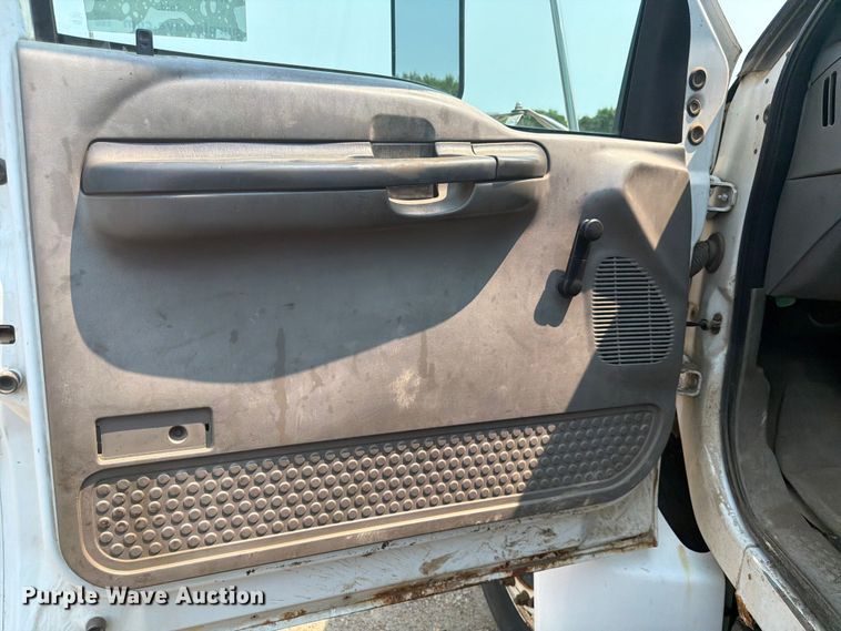 image for item DQ7941 2007 Ford F650 Super Duty utility / service truck