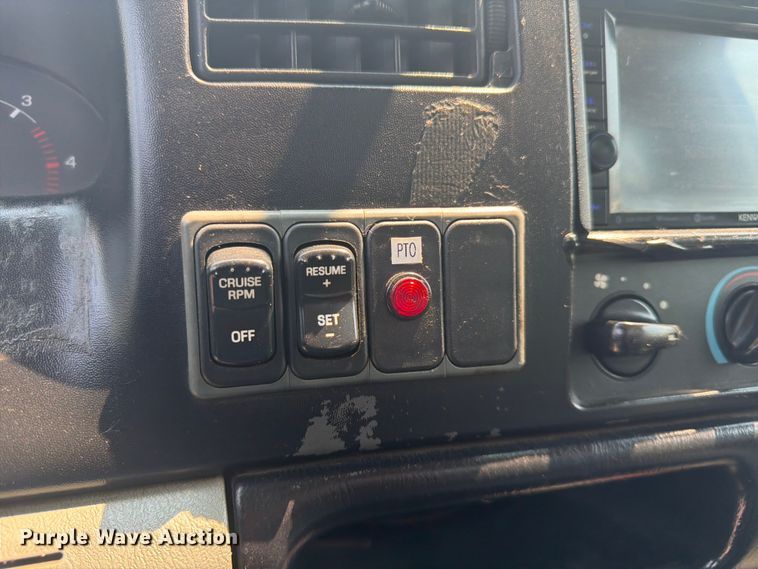 image for item DQ7941 2007 Ford F650 Super Duty utility / service truck
