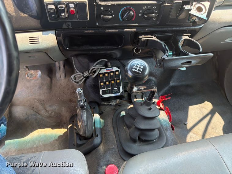 image for item DQ7941 2007 Ford F650 Super Duty utility / service truck