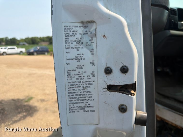 image for item DQ7941 2007 Ford F650 Super Duty utility / service truck