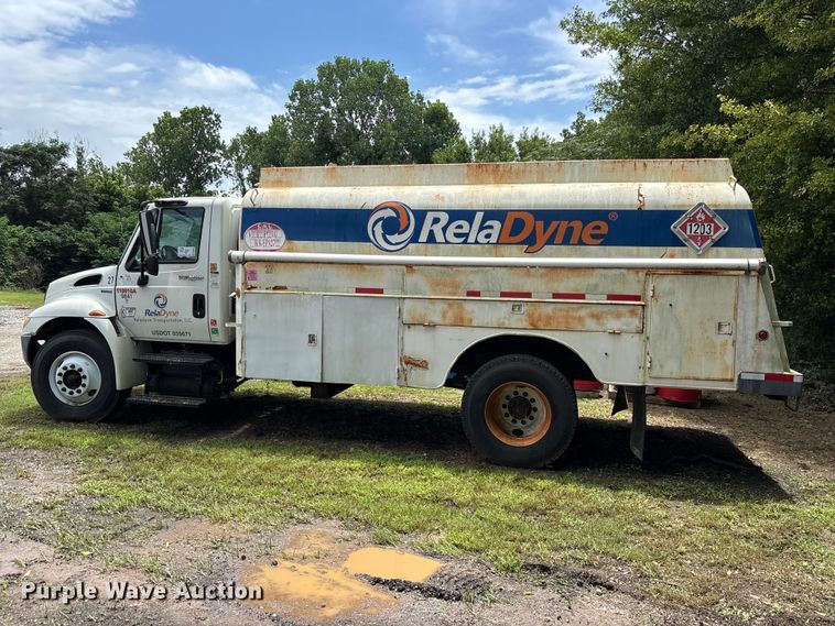 image for item DU6344 2011 International 4300 fuel truck