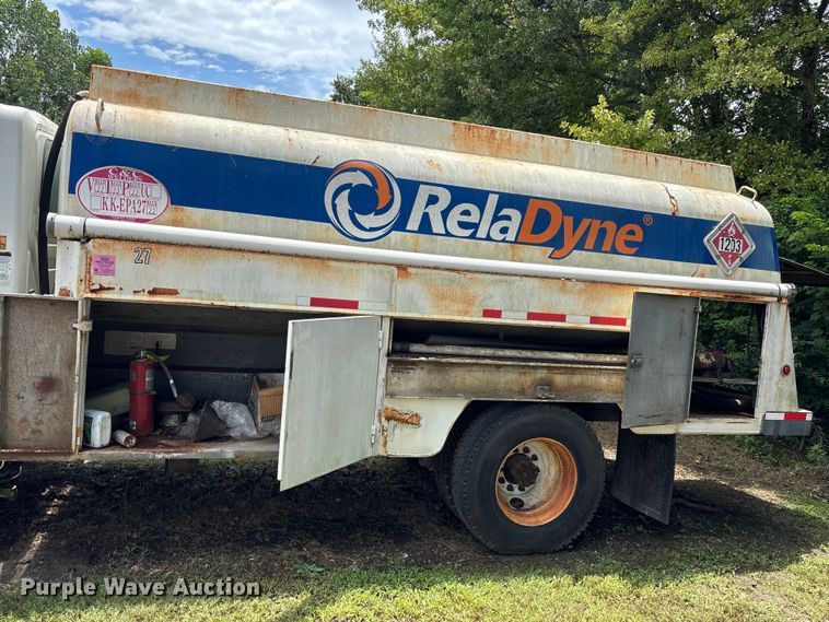image for item DU6344 2011 International 4300 fuel truck