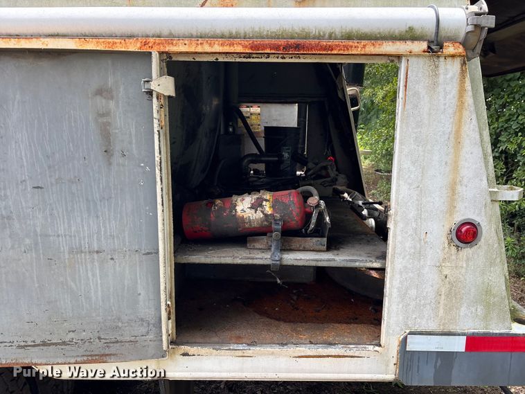 image for item DU6344 2011 International 4300 fuel truck