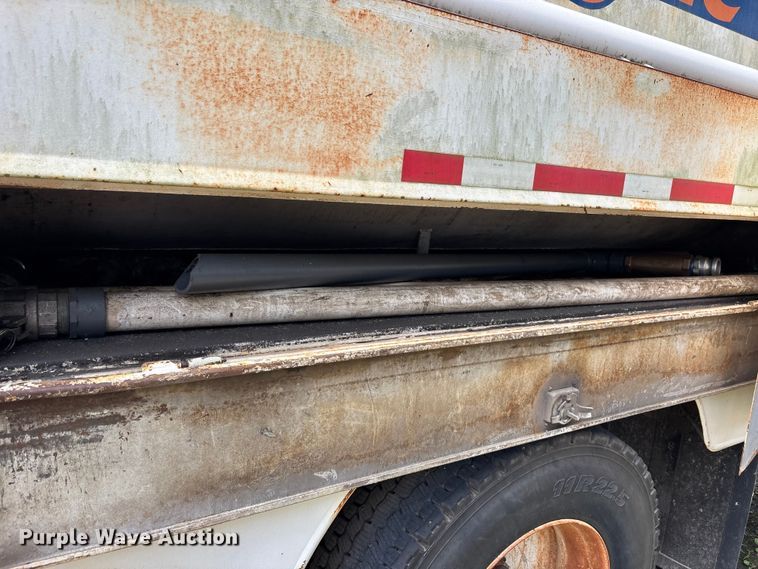 image for item DU6344 2011 International 4300 fuel truck
