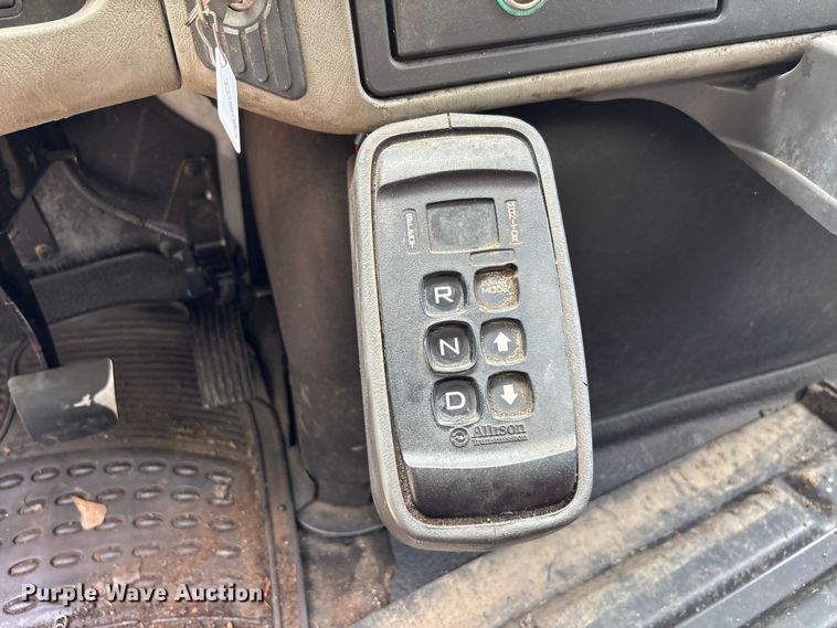 image for item DU6344 2011 International 4300 fuel truck