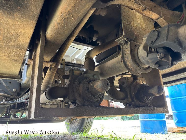 image for item DU6344 2011 International 4300 fuel truck