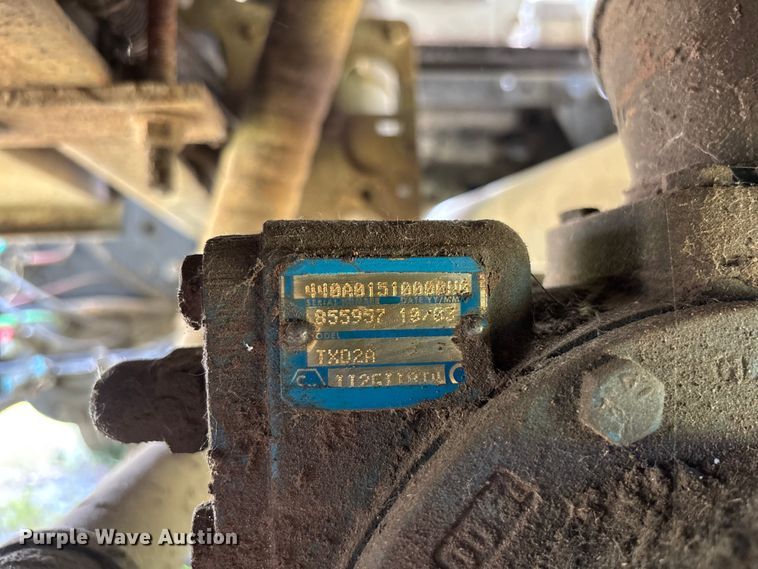 image for item DU6344 2011 International 4300 fuel truck