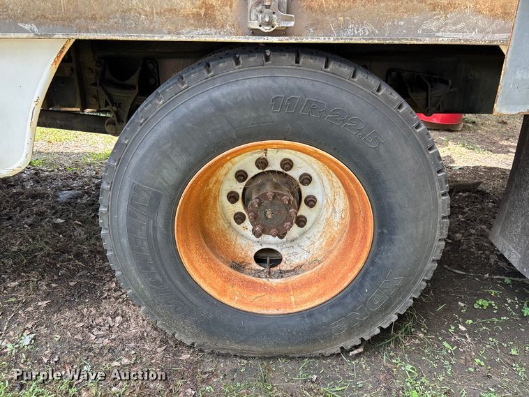 image for item DU6344 2011 International 4300 fuel truck