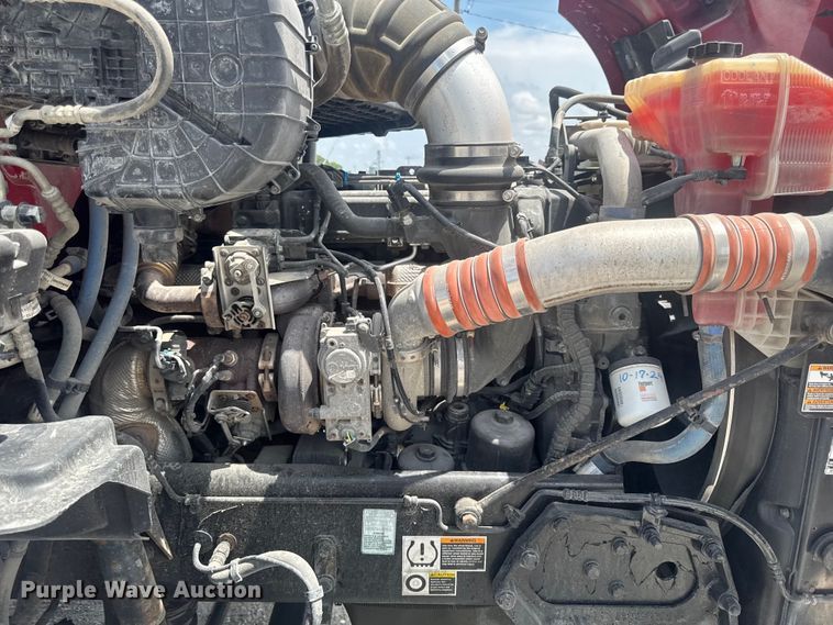 image for item DV2021 2016 Kenworth T680 semi truck