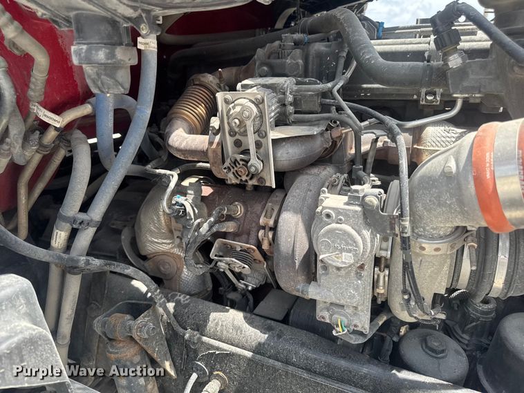 image for item DV2021 2016 Kenworth T680 semi truck