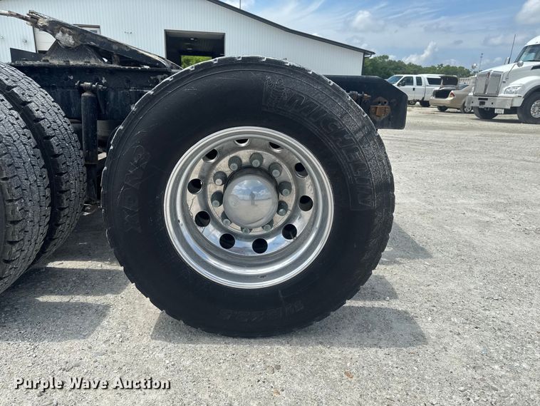 image for item DV2021 2016 Kenworth T680 semi truck