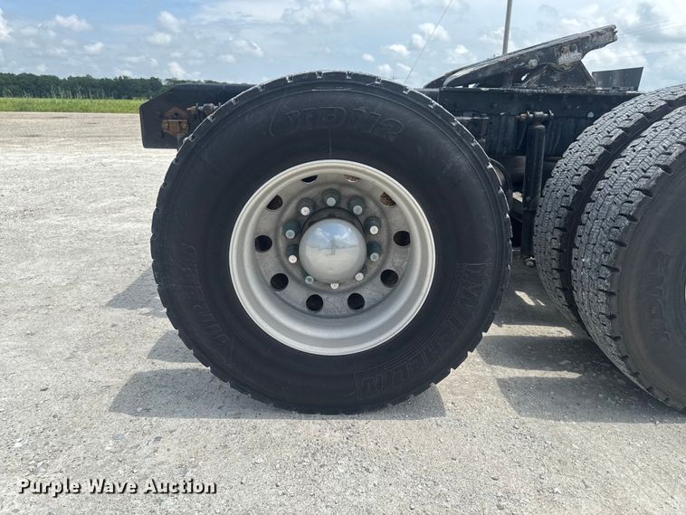 image for item DV2021 2016 Kenworth T680 semi truck