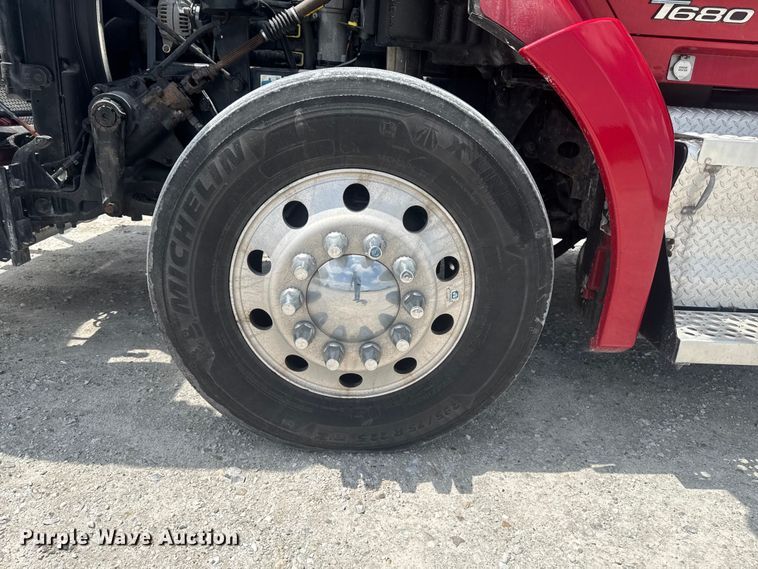 image for item DV2021 2016 Kenworth T680 semi truck
