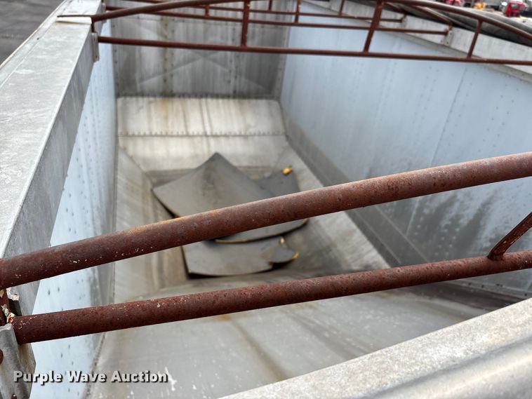 image for item DV4351 1997 Cornhusker grain trailer