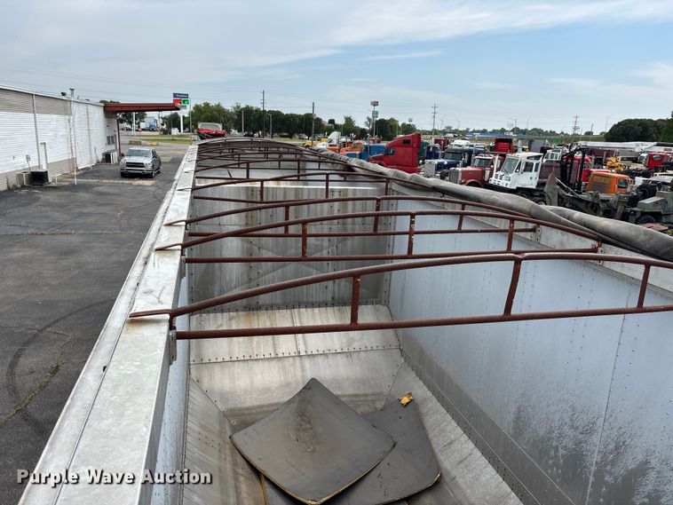 image for item DV4351 1997 Cornhusker grain trailer