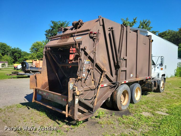 image for item DZ7340 2002 GMC C8500 refuse truck
