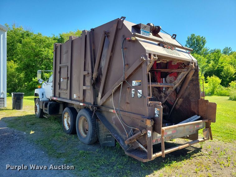 image for item DZ7340 2002 GMC C8500 refuse truck