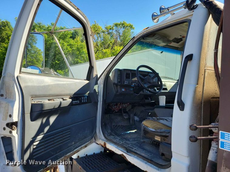 image for item DZ7340 2002 GMC C8500 refuse truck
