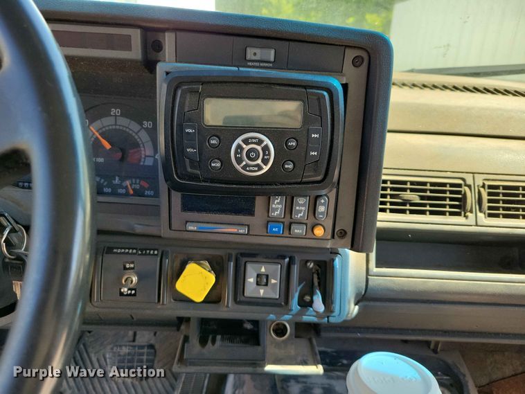 image for item DZ7340 2002 GMC C8500 refuse truck