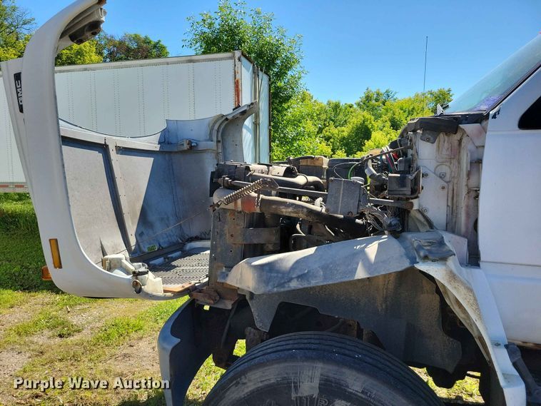 image for item DZ7340 2002 GMC C8500 refuse truck
