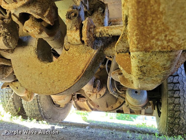 image for item DZ7340 2002 GMC C8500 refuse truck