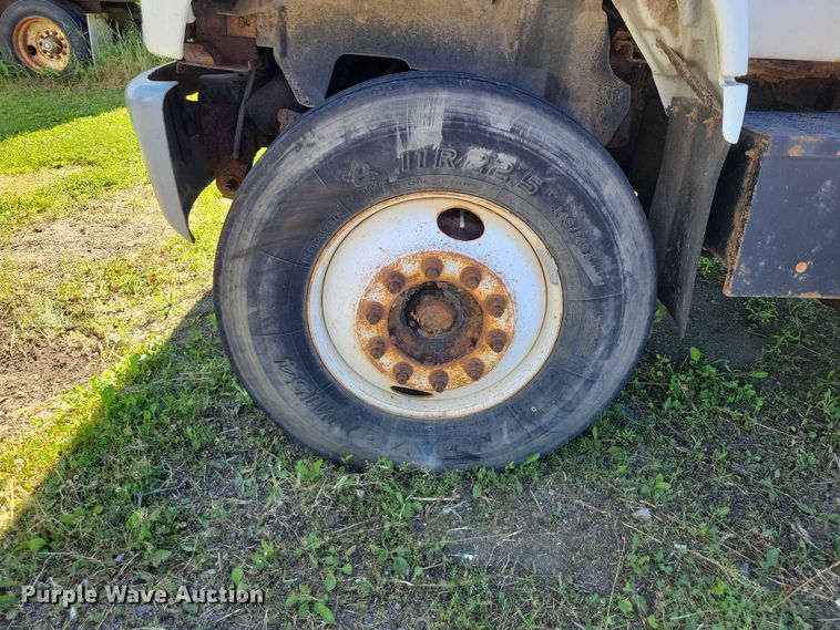 image for item DZ7340 2002 GMC C8500 refuse truck