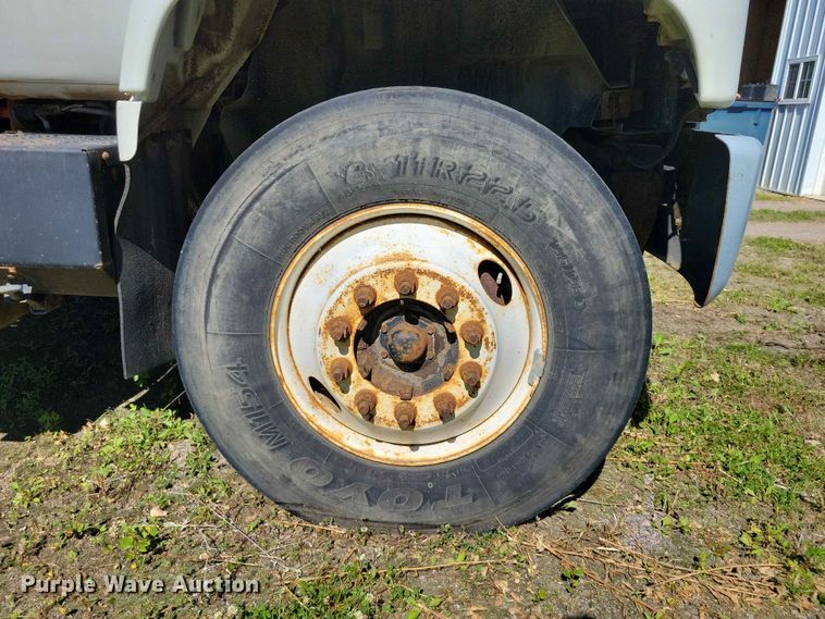image for item DZ7340 2002 GMC C8500 refuse truck