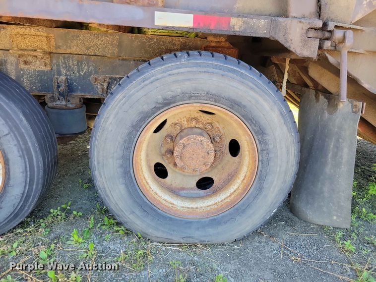 image for item DZ7340 2002 GMC C8500 refuse truck