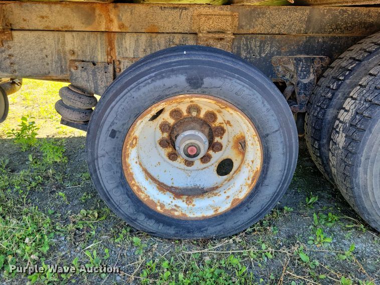 image for item DZ7340 2002 GMC C8500 refuse truck