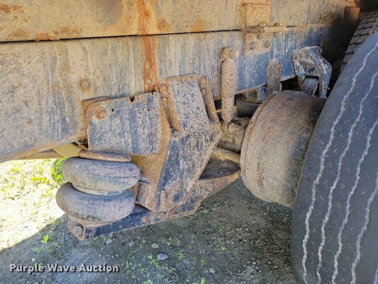 image for item DZ7340 2002 GMC C8500 refuse truck