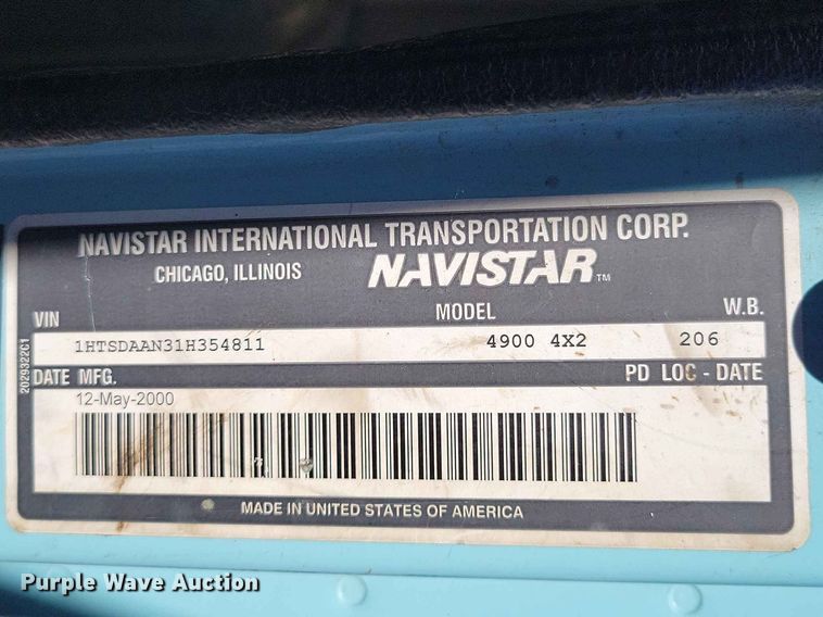 image for item DZ7341 2001 International 4900 refuse truck