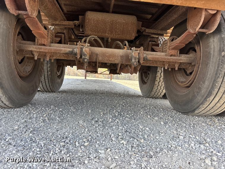 image for item EA4612 1997 Wabash dry van trailer