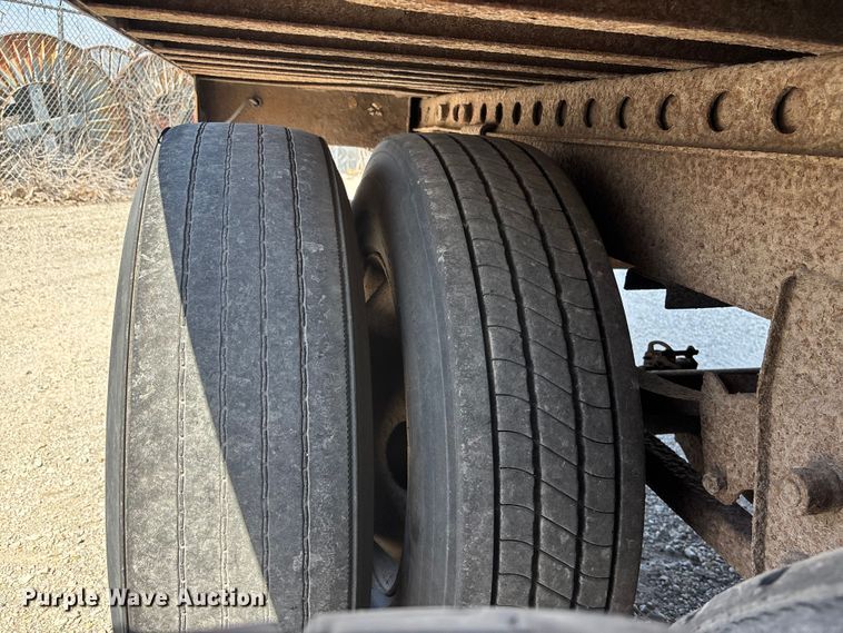 image for item EA4612 1997 Wabash dry van trailer