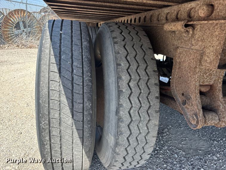 image for item EA4612 1997 Wabash dry van trailer