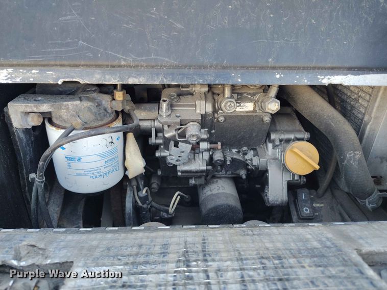 image for item ED0174 2016 Peterbilt 579 semi truck