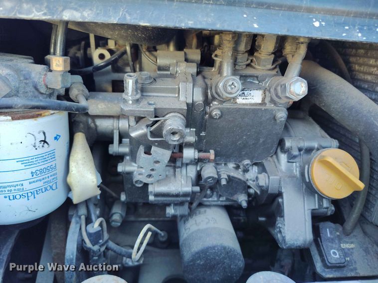 image for item ED0174 2016 Peterbilt 579 semi truck