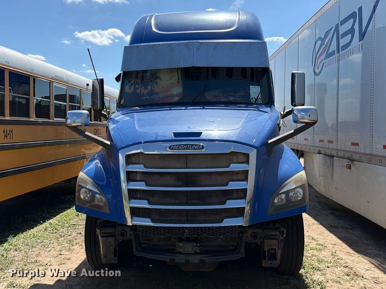 image for item ED5287 2019 Freightliner Cascadia semi truck