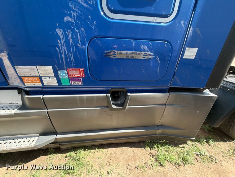 image for item ED5287 2019 Freightliner Cascadia semi truck