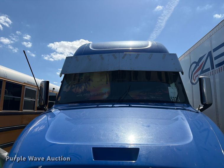image for item ED5287 2019 Freightliner Cascadia semi truck