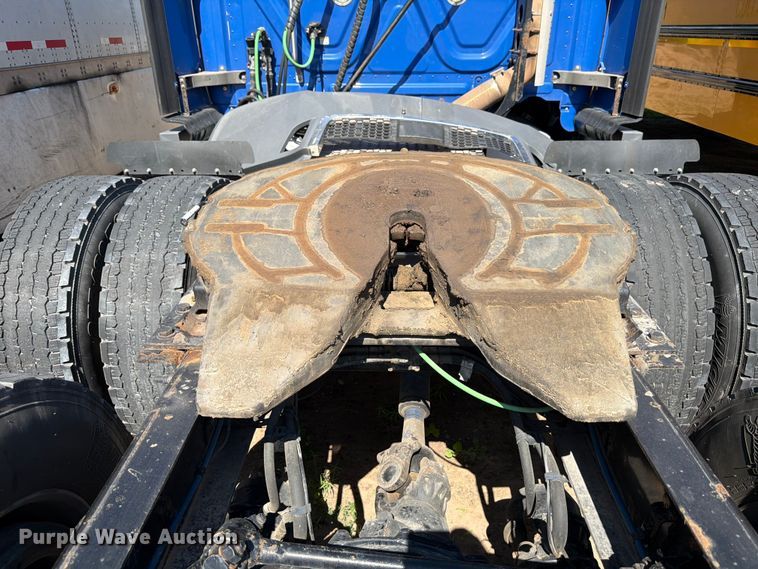 image for item ED5287 2019 Freightliner Cascadia semi truck