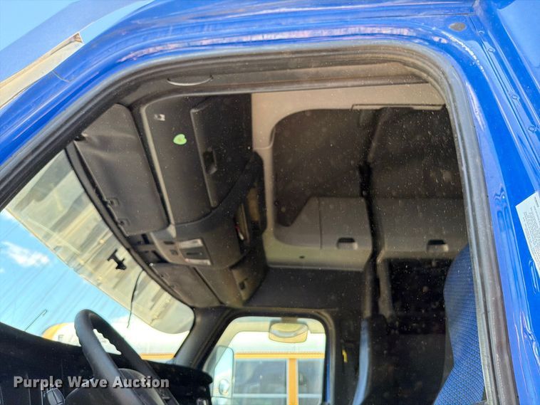 image for item ED5287 2019 Freightliner Cascadia semi truck