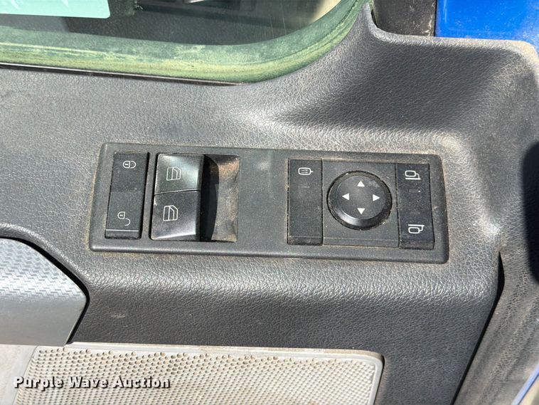 image for item ED5287 2019 Freightliner Cascadia semi truck
