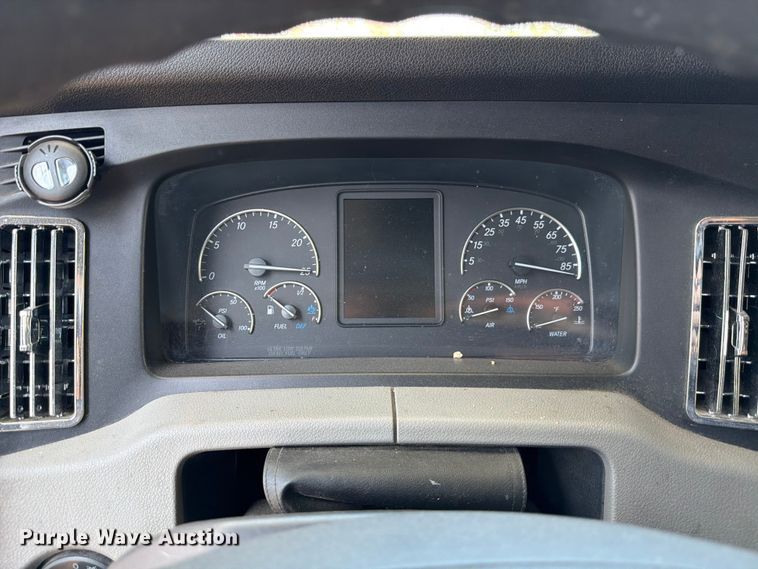 image for item ED5287 2019 Freightliner Cascadia semi truck