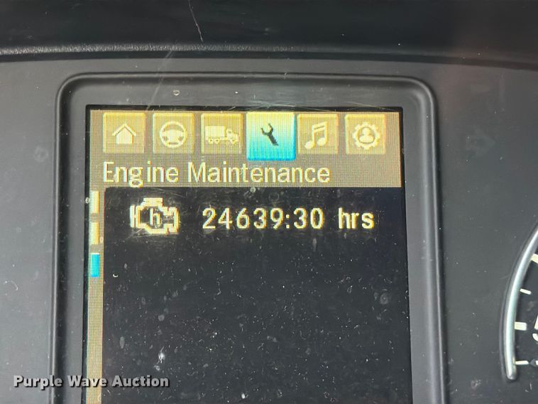 image for item ED5287 2019 Freightliner Cascadia semi truck