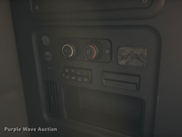 image for item ED5287 2019 Freightliner Cascadia semi truck